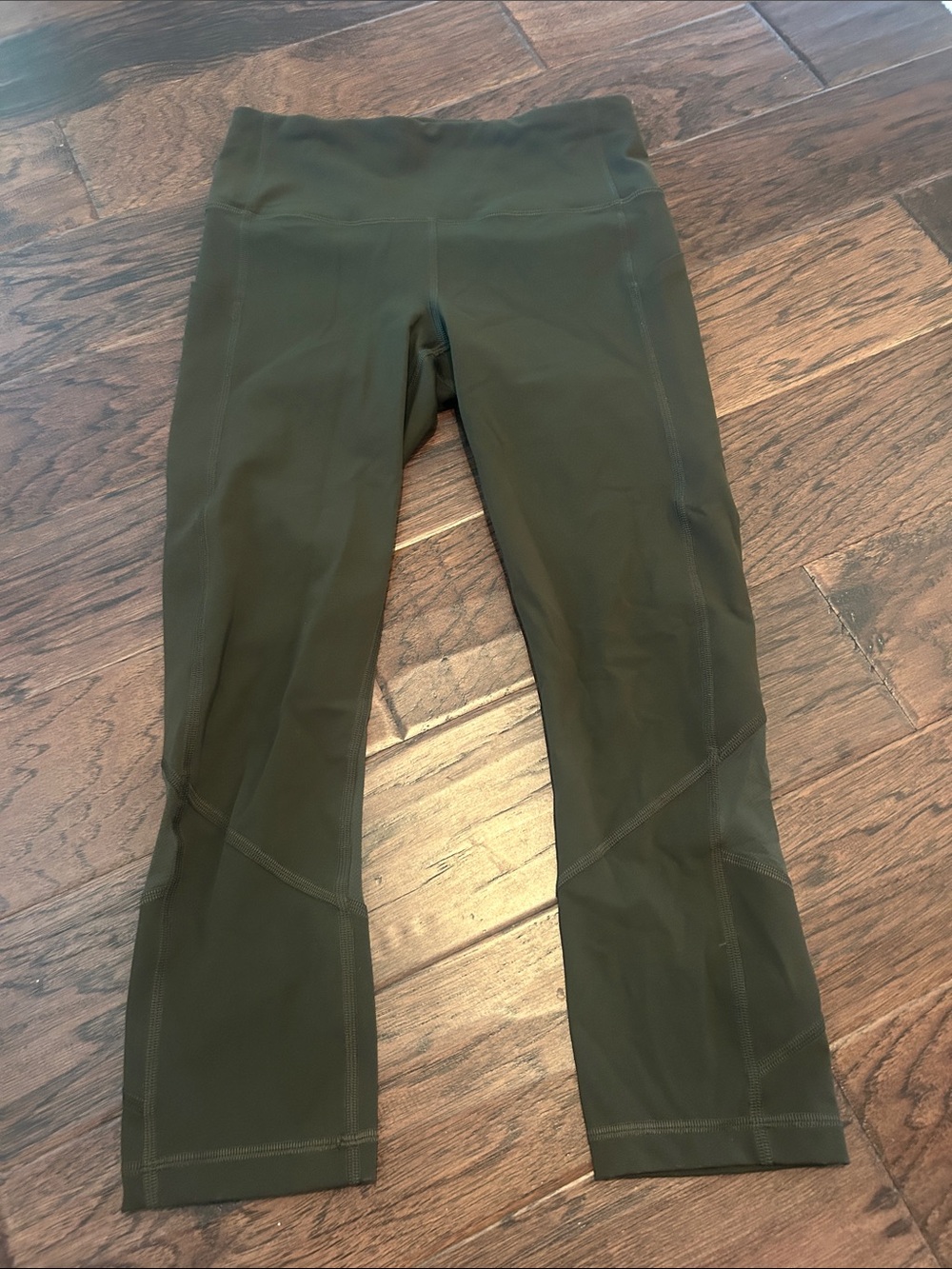 Lululemon Olive Green High-Waist Cropped Leggings size 6